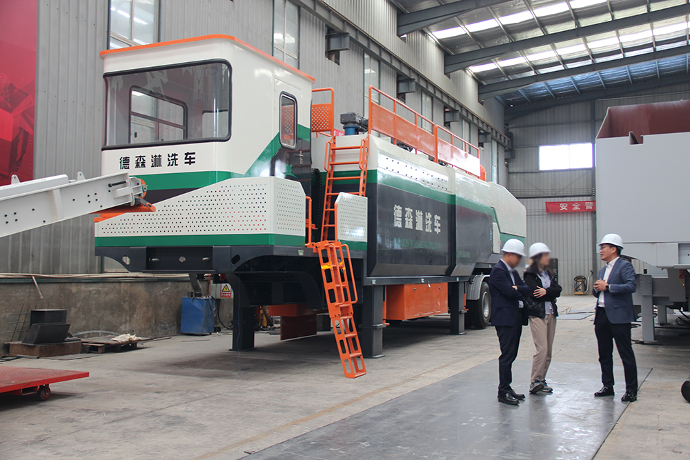 w66最给力移动淋洗修复设备.jpg w66最给力移动淋洗修复设备