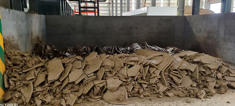 w66最给力通沟污泥治理现场